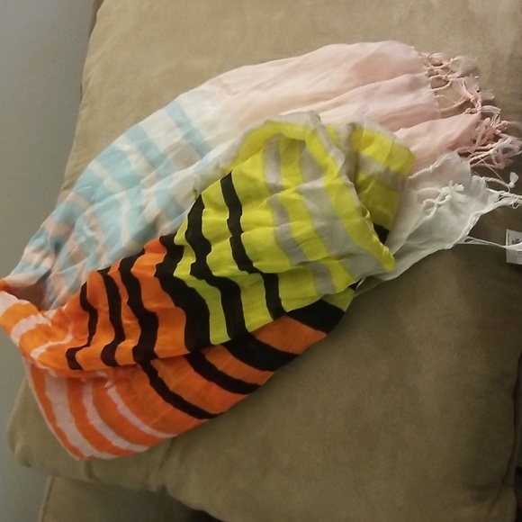 Old Navy Multicolor Large Scarf - Picture 5 of 7